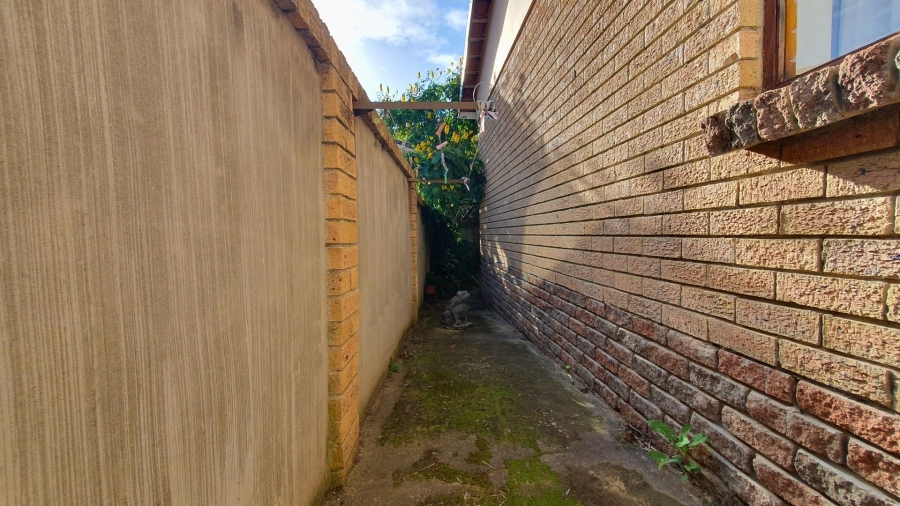 3 Bedroom Property for Sale in Heiderand Western Cape